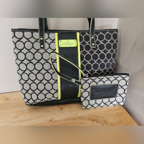 Nine West Tote w/Zipper Pouch - Picture 5 of 7